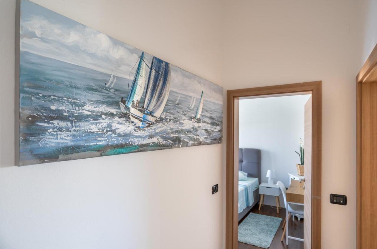 Penthouse Gea Lägenhet Premantura Exteriör bild