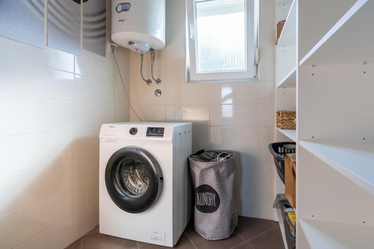 Penthouse Gea Lägenhet Premantura Exteriör bild