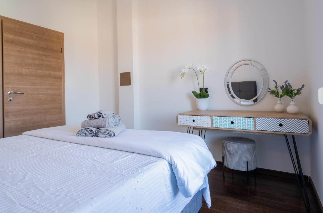 Penthouse Gea Lägenhet Premantura Exteriör bild