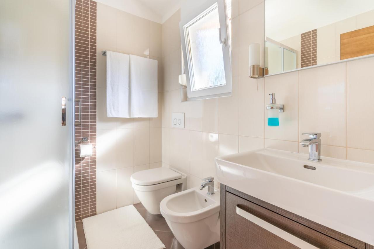 Penthouse Gea Lägenhet Premantura Exteriör bild