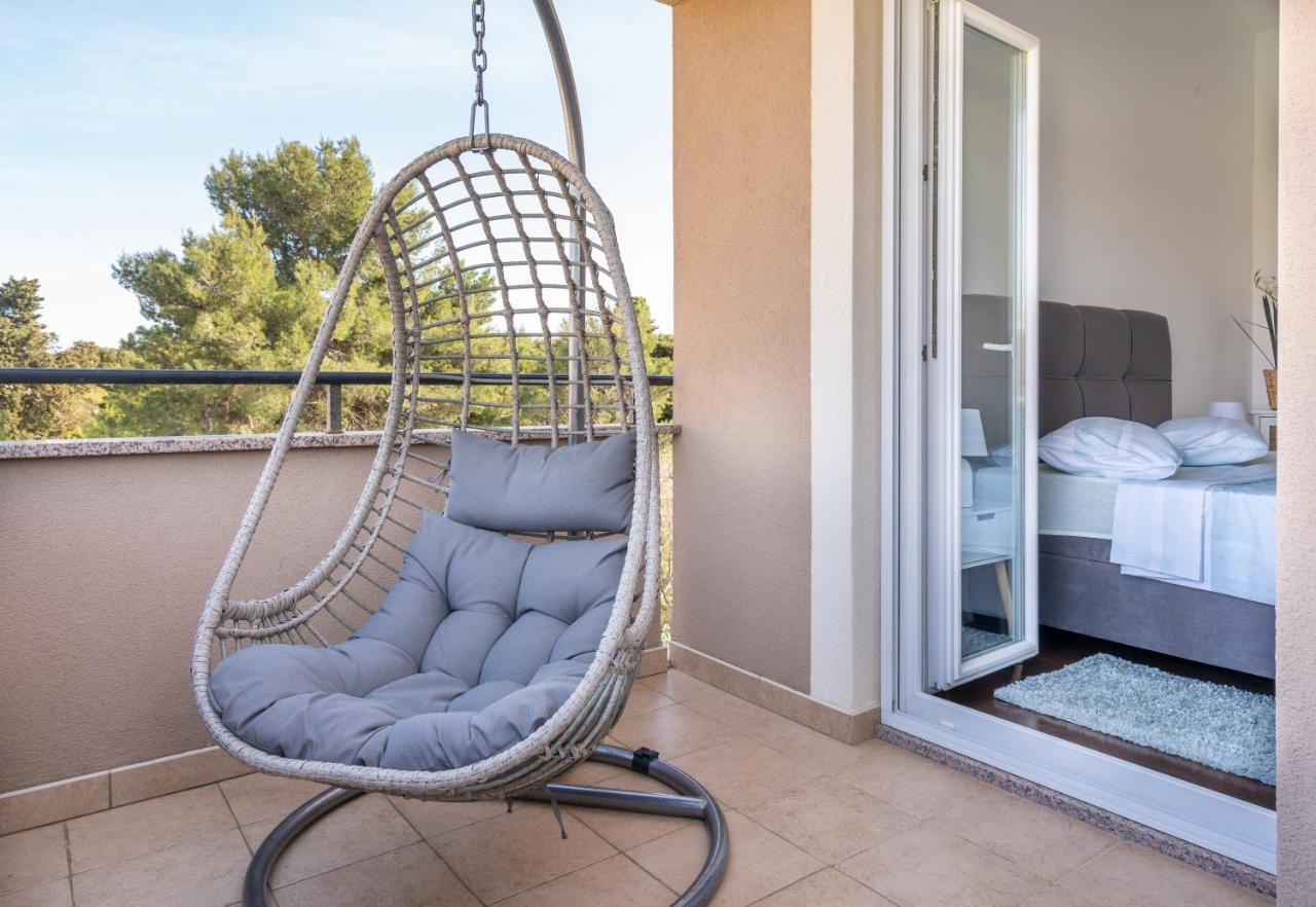 Penthouse Gea Lägenhet Premantura Exteriör bild