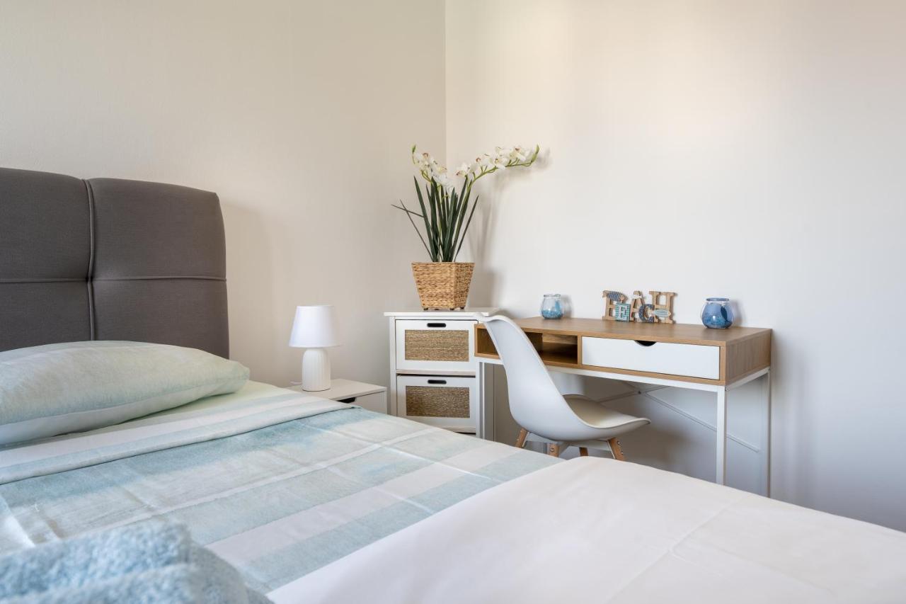 Penthouse Gea Lägenhet Premantura Exteriör bild