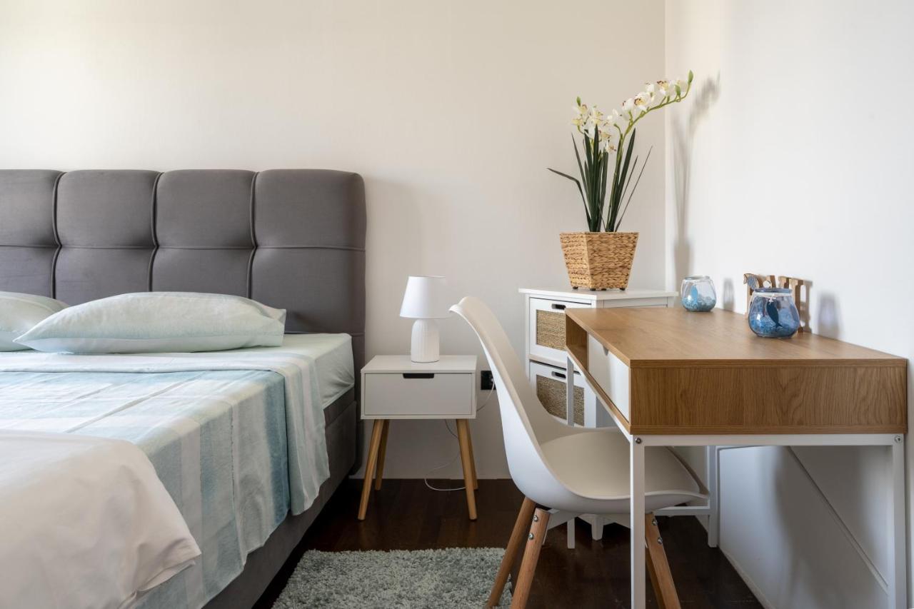 Penthouse Gea Lägenhet Premantura Exteriör bild