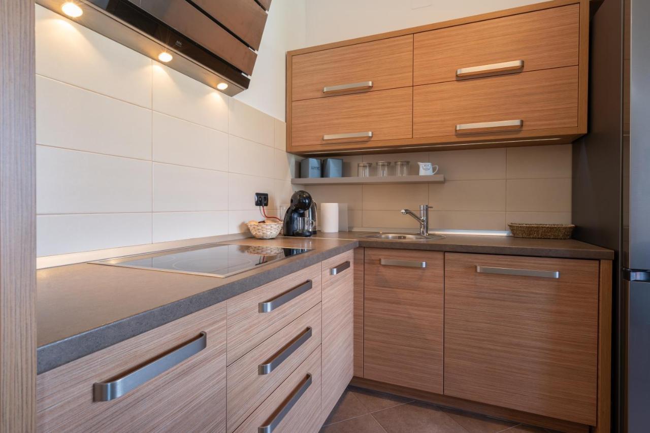 Penthouse Gea Lägenhet Premantura Exteriör bild